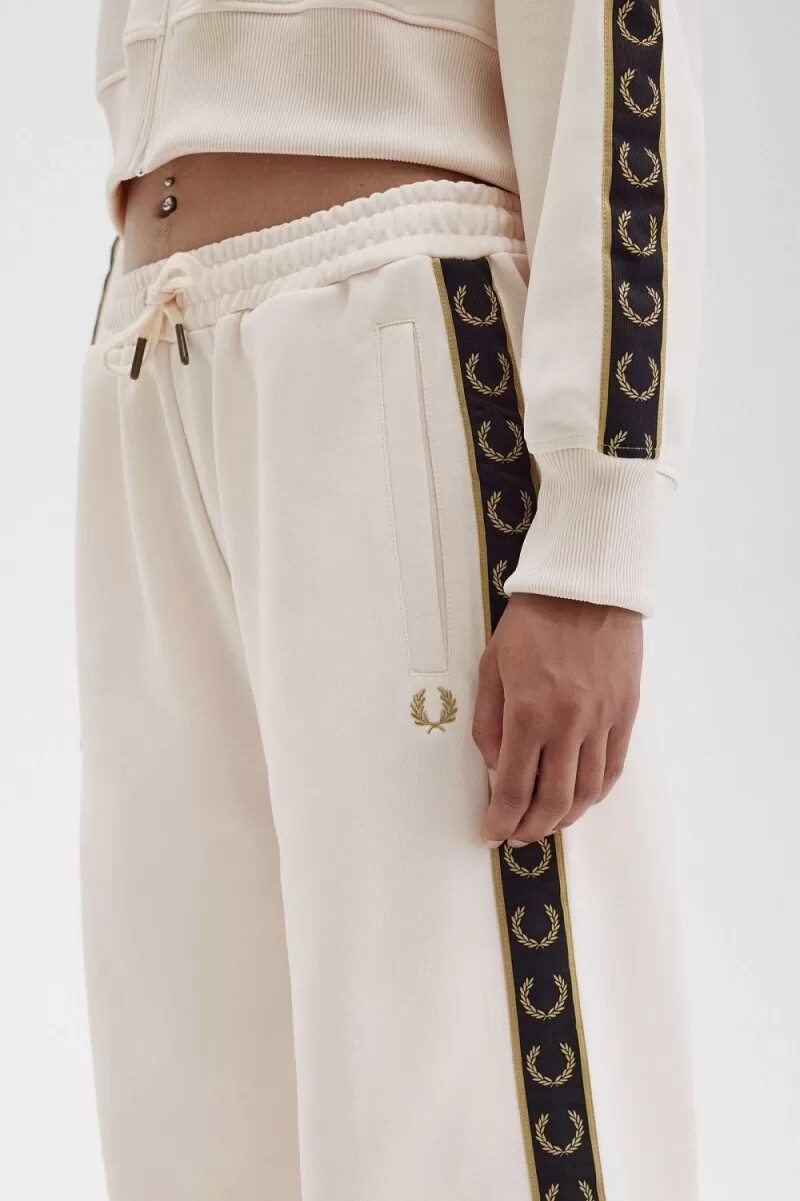 fred perry taped track byxor dam silky peach