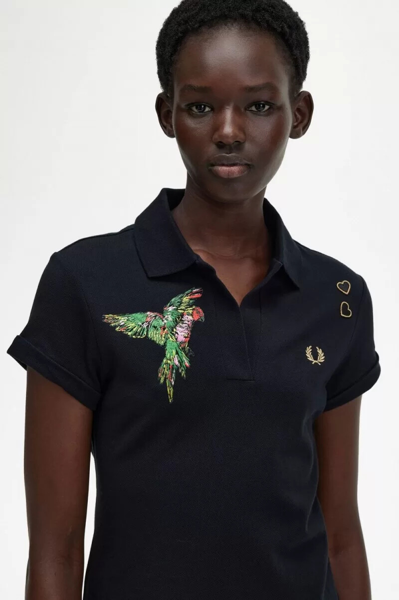 fred perry broderad piqué damklänning svart