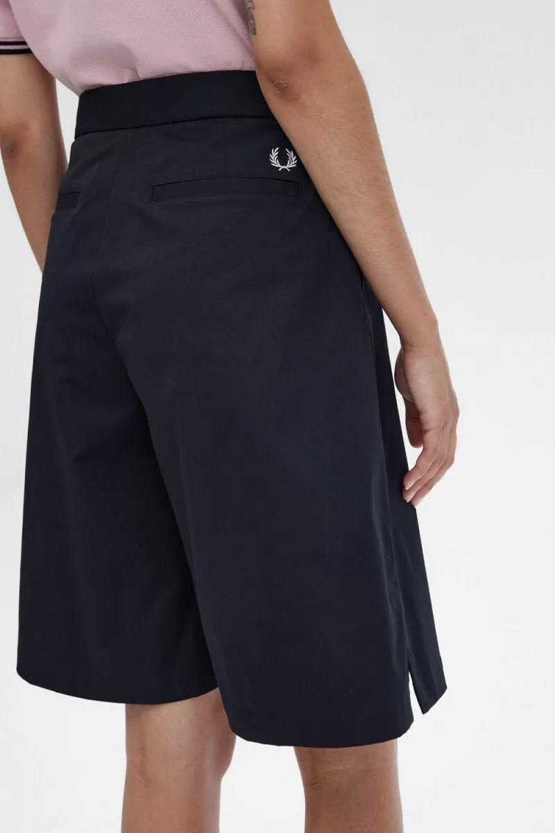 fred perry plisserade damshorts svarta