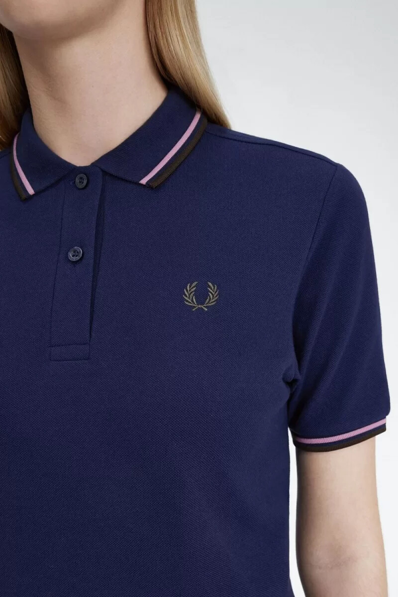 fred perry g3600 damskjorta fransk marinblå dusty rose rosa mörkröd