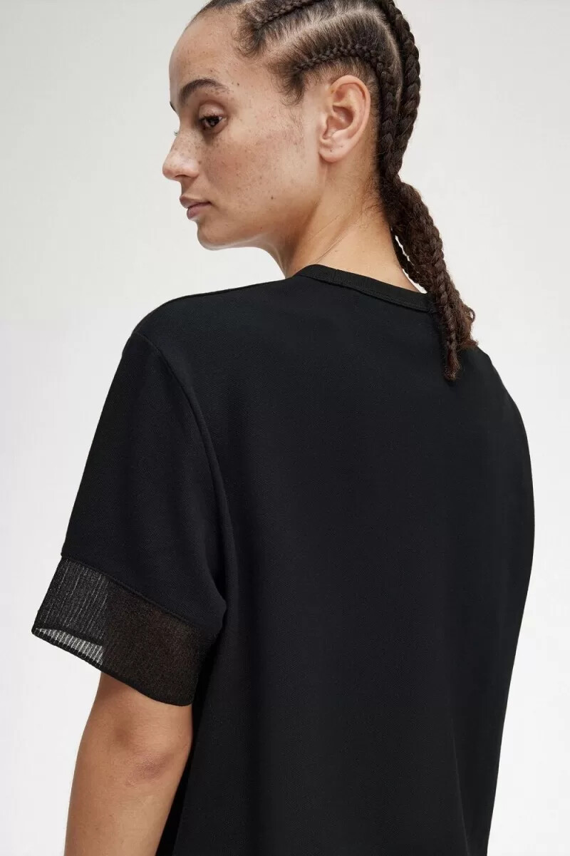 fred perry t-shirt med transparent mönster svart