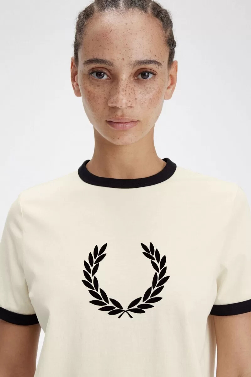fred perry flockad laurelkrans dam t-shirt beige