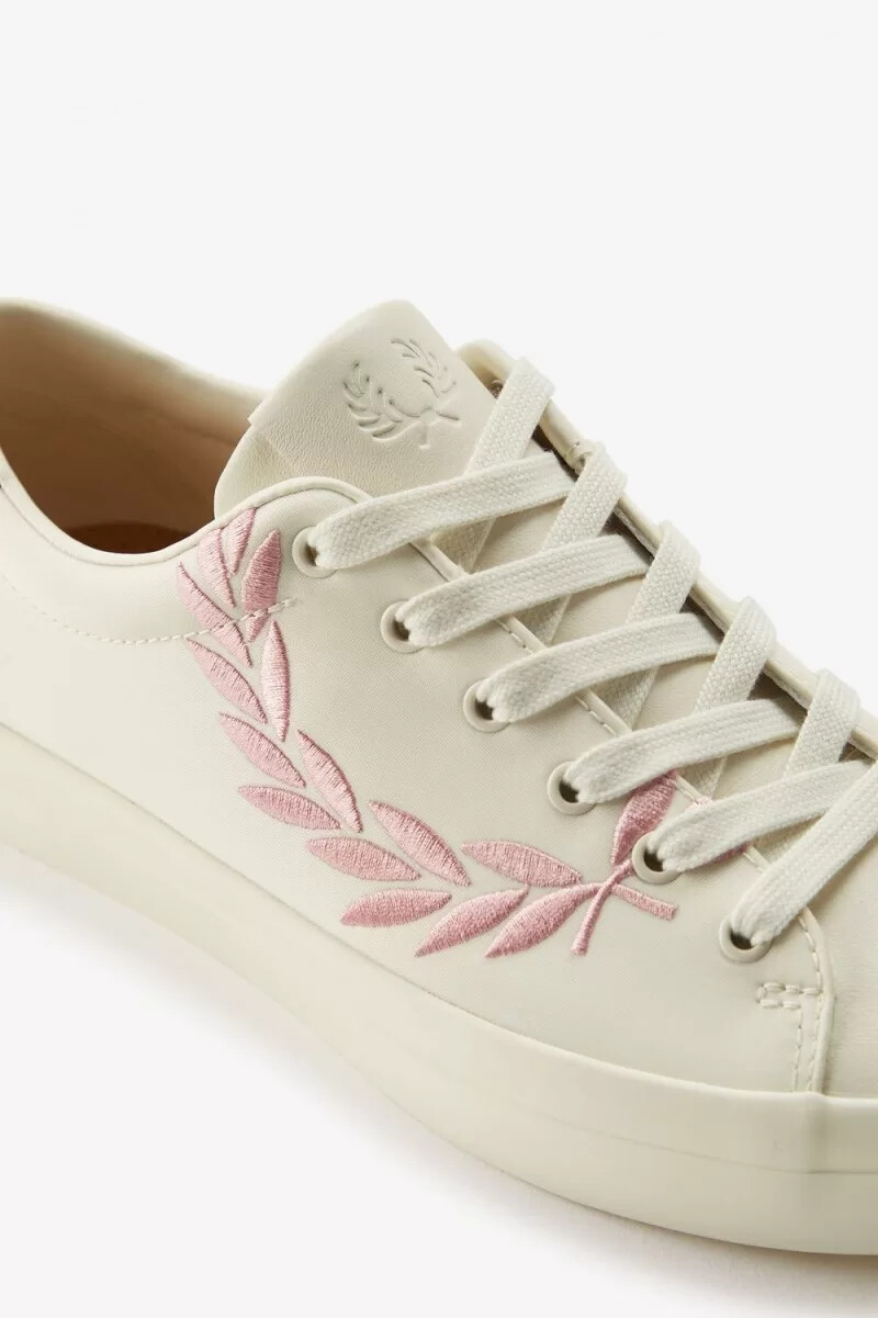 fred perry lottie dam tennisskor beige