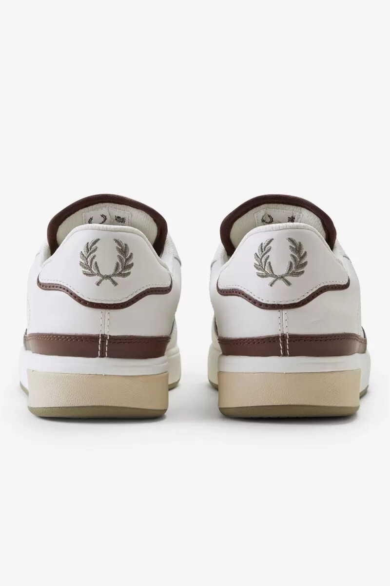 fred perry b300 herr sneakers snövit varmgrå