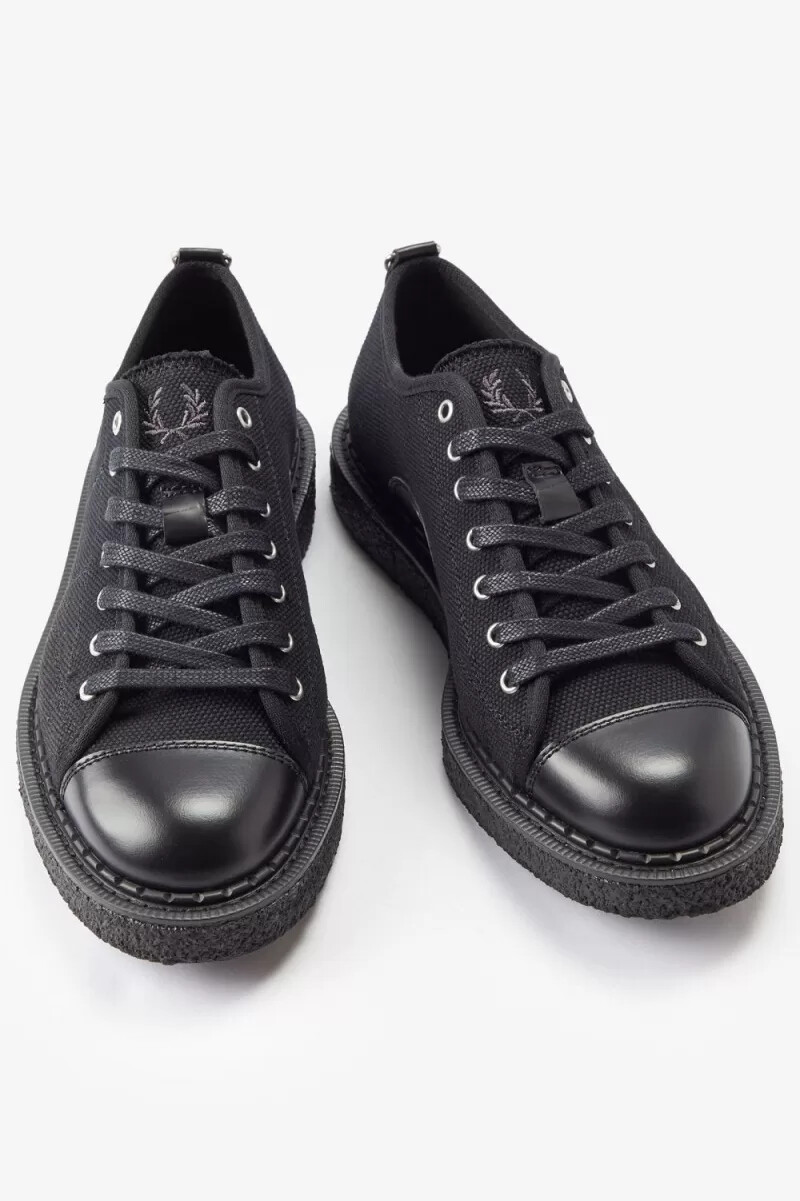 fred perry canvas monkey dam plimsolls svarta