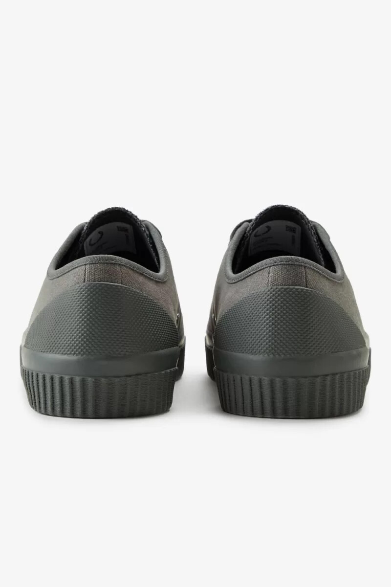fred perry low hughes dam plimsolls field green varmgrå