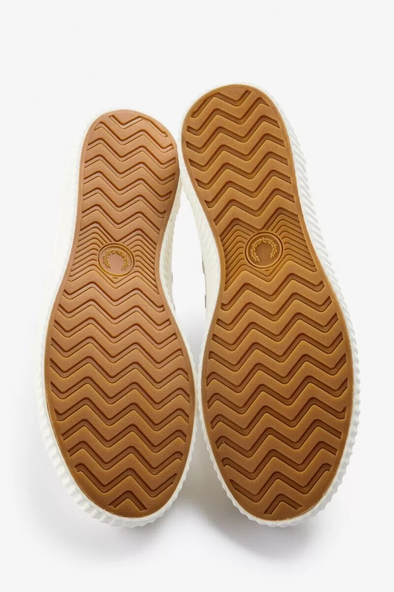 fred perry low hughes dam plimsolls elfenben ljusbeige