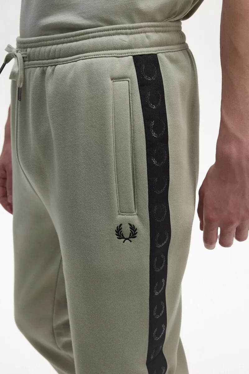 fred perry embossed tape sweat herrbyxor mintgrön