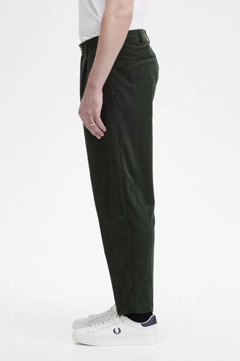 fred perry waffle cord tapered herrbyxor nattgröna