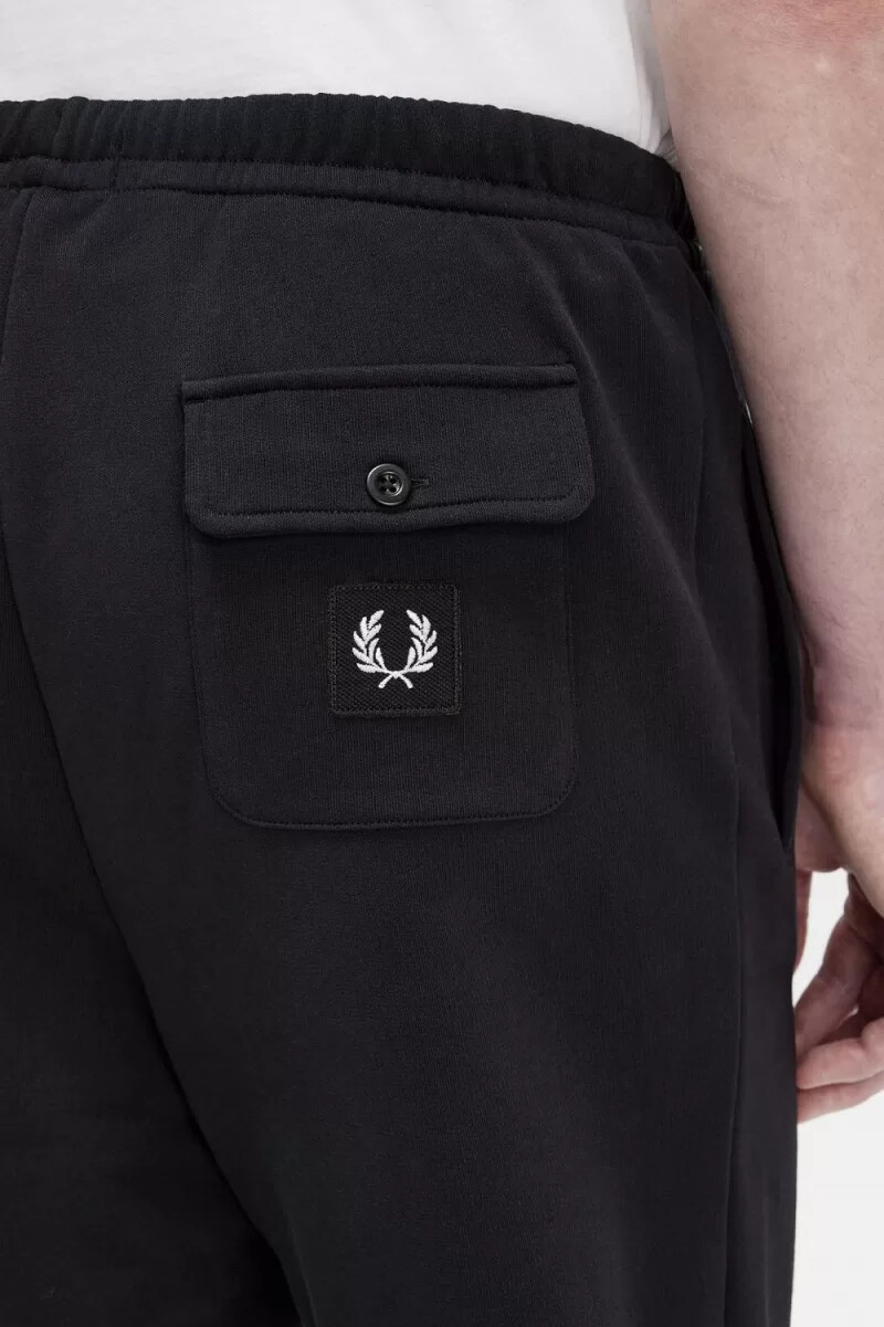 fred perry märkesbyxor med märkesdetalj svarta