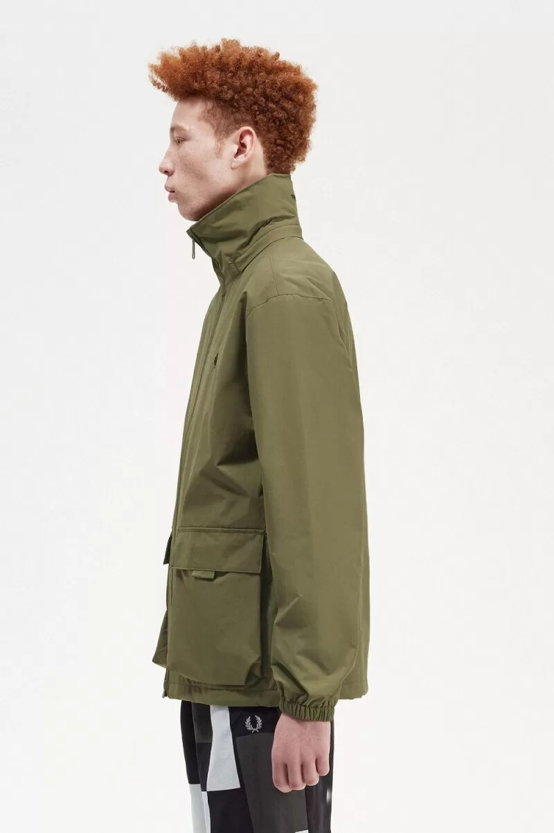 fred perry herrjackor med patch pocket zip through uniform grön
