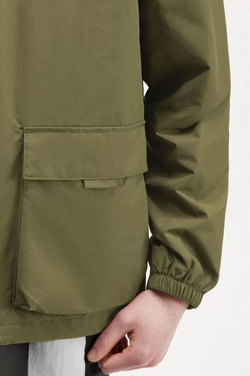 fred perry herrjackor med patch pocket zip through uniform grön