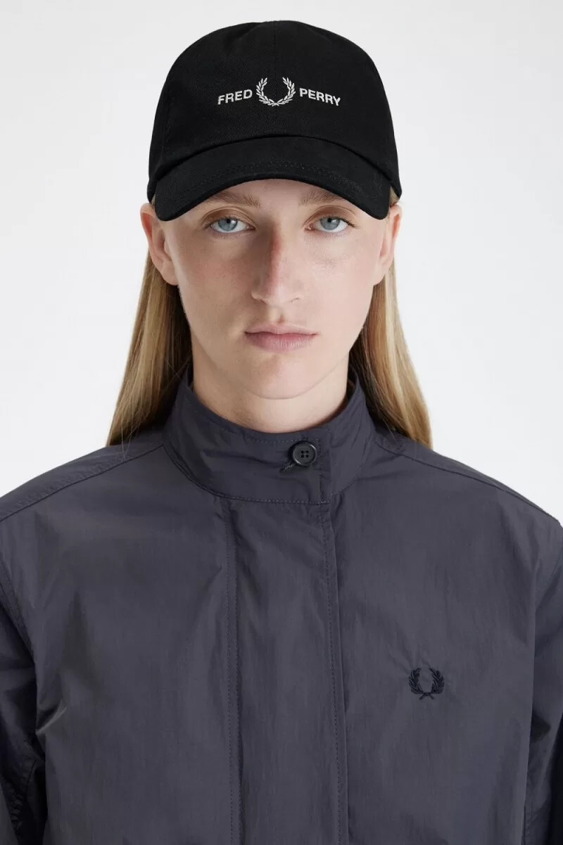 fred perry graphic branded twill herrkeps svart varmgrå