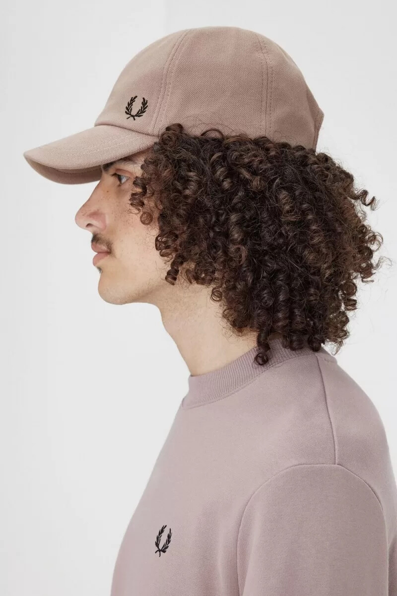 fred perry classic pique herrkeps mörkrosa svart