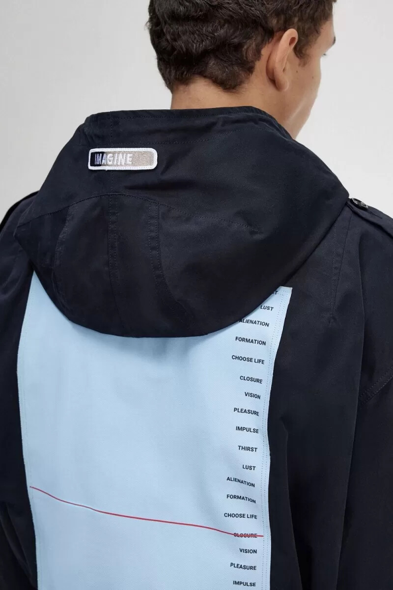 fred perry printed patch herrparkas svart