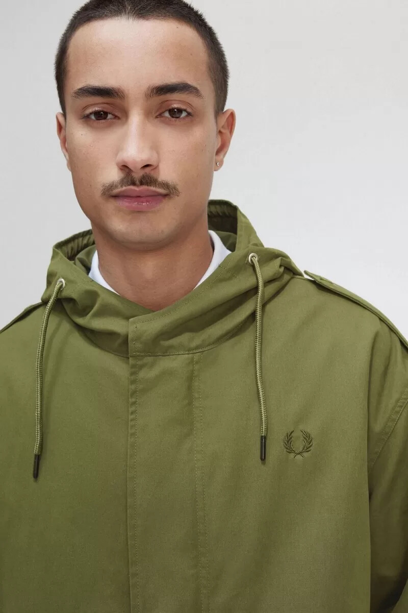 fred perry herrparkas med fuskpälsfoder grön