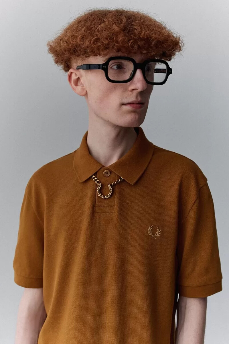 fred perry one button herr pikétröja mörk kaffe