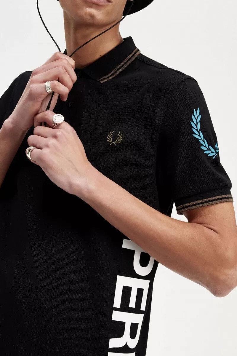 fred perry graphic branded herr pikétröja svart