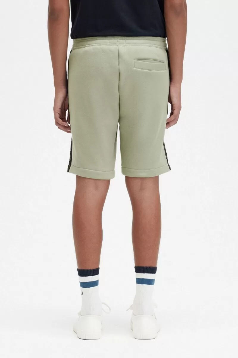 fred perry embossed tape sweat herrshorts mintgrön