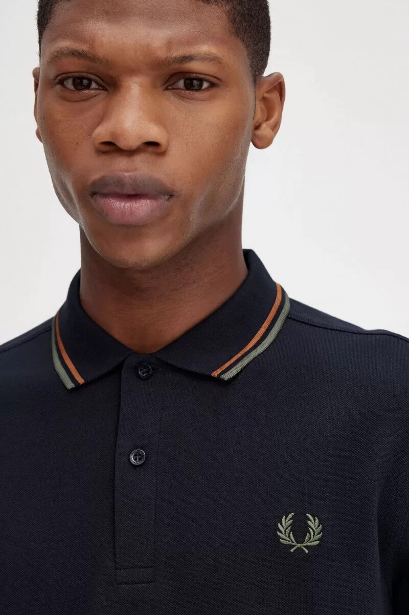 fred perry m3636 herrskjorta marinblå brun field green