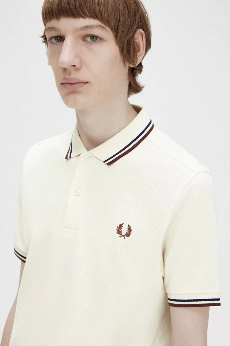 fred perry m3600 herrskjorta beige fransk marinblå whiskybrun