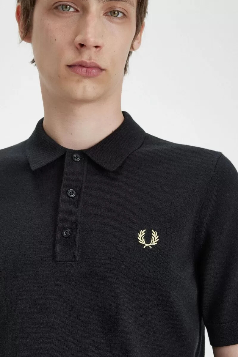 fred perry klassisk stickad herrskjorta svart