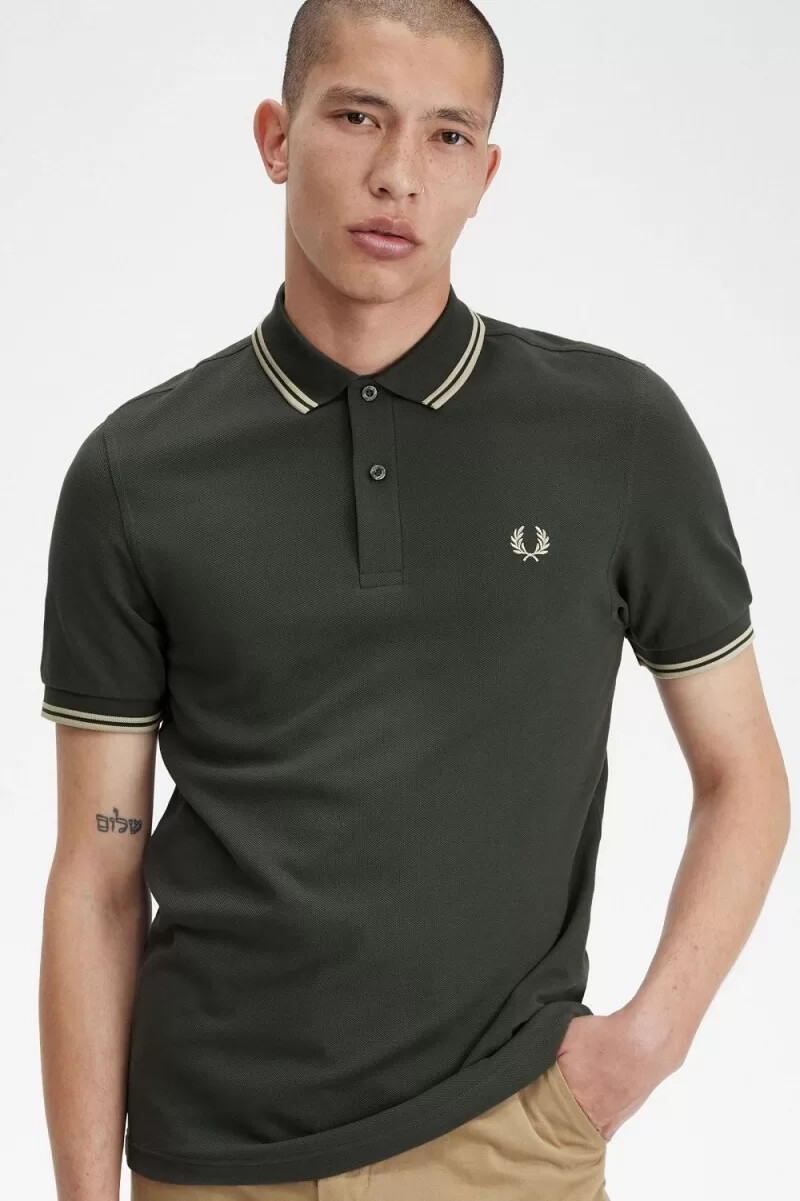 fred perry m3600 herrskjorta field green oatmeal oatmeal