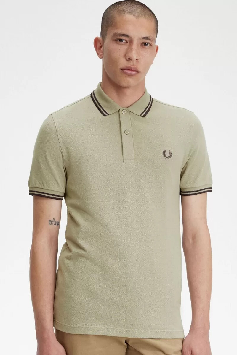 fred perry m3600 herrskjorta varm grå mörkröd