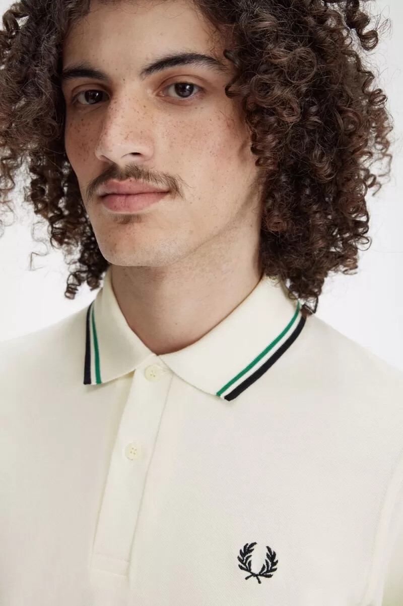 fred perry m12 herrskjorta ljusbeige grön svart