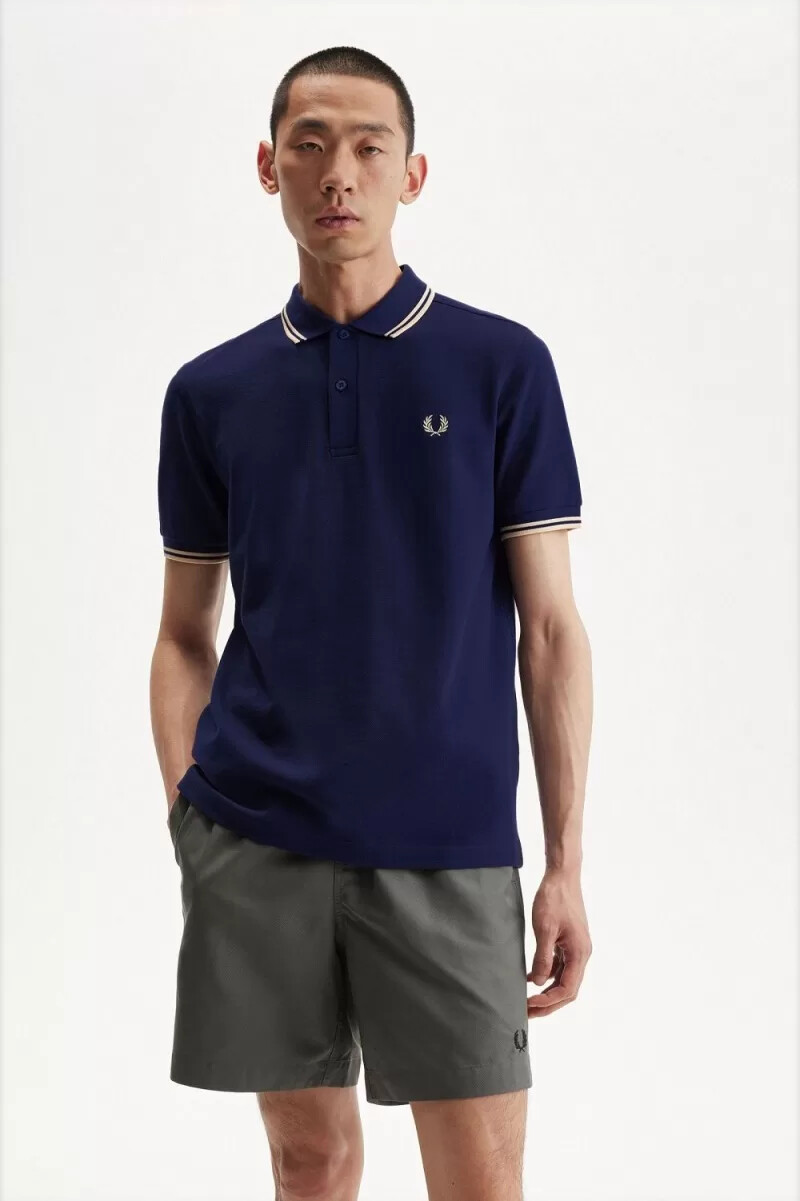 fred perry m3600 herrskjorta fransk marinblå aqua cream aqua cream