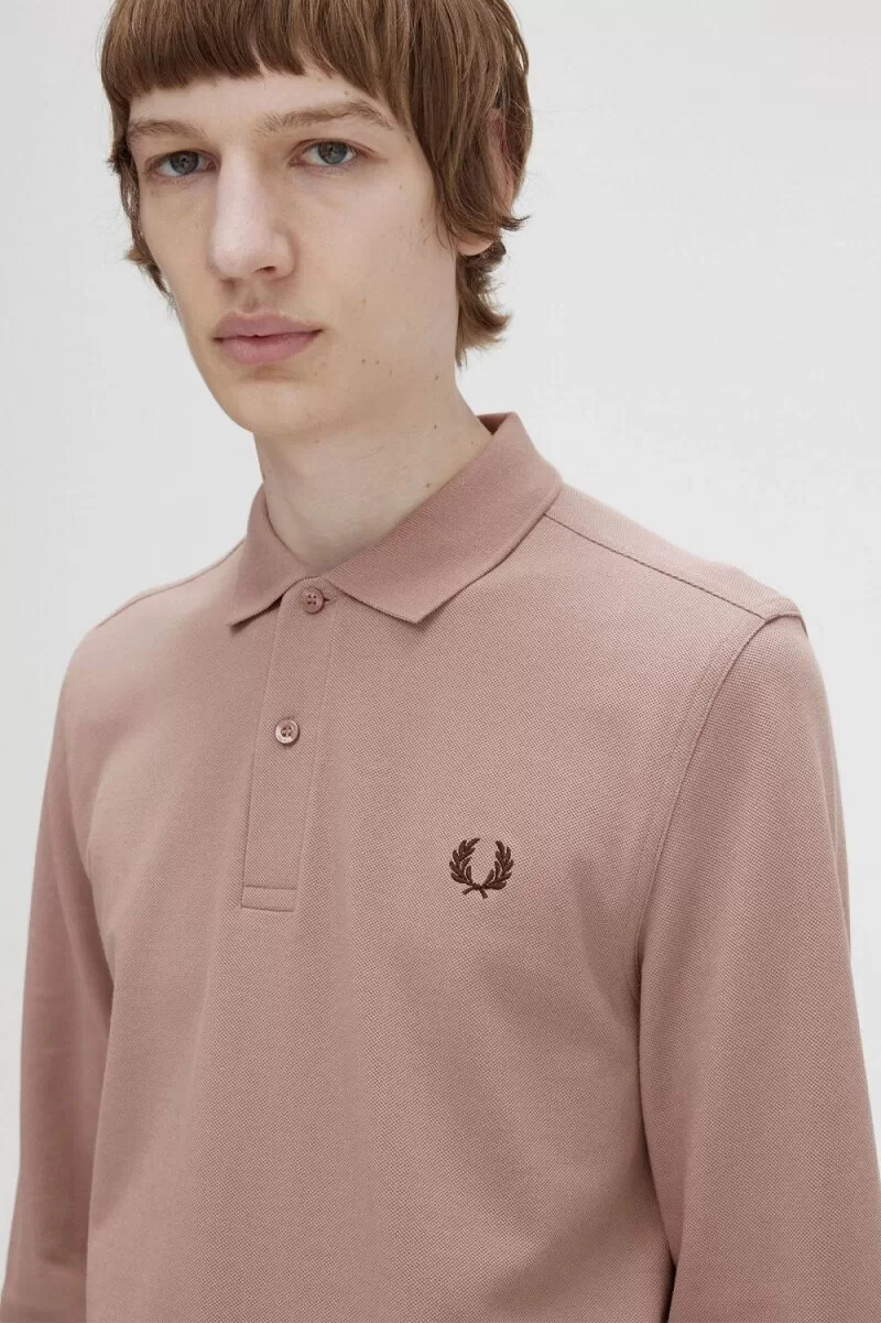fred perry m6006 herrskjorta mörkrosa bränd tobak