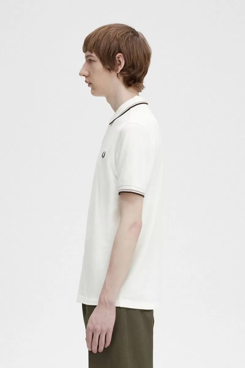 fred perry m3600 herrskjorta snövit djuprosa bränd tobak
