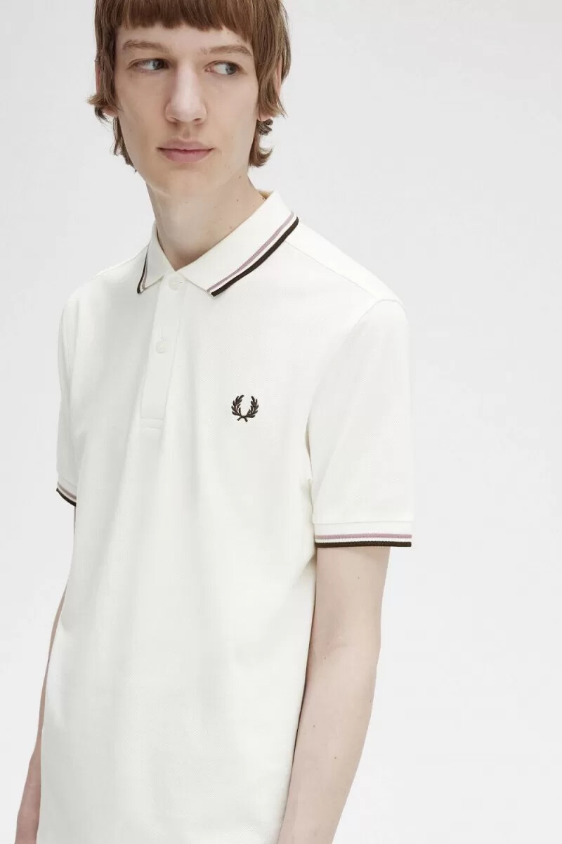 fred perry m3600 herrskjorta snövit djuprosa bränd tobak
