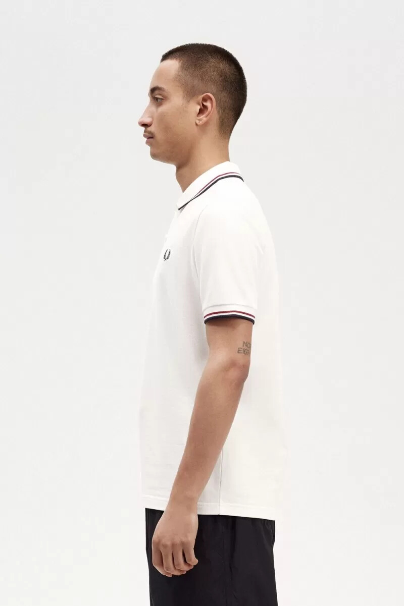 fred perry m3600 herrskjorta snövit bränd röd marinblå