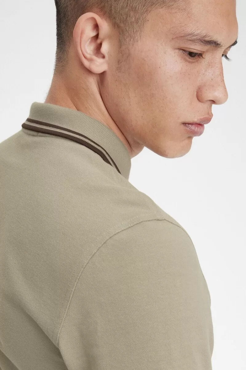 fred perry m3636 herrskjorta varm grå mörkröd