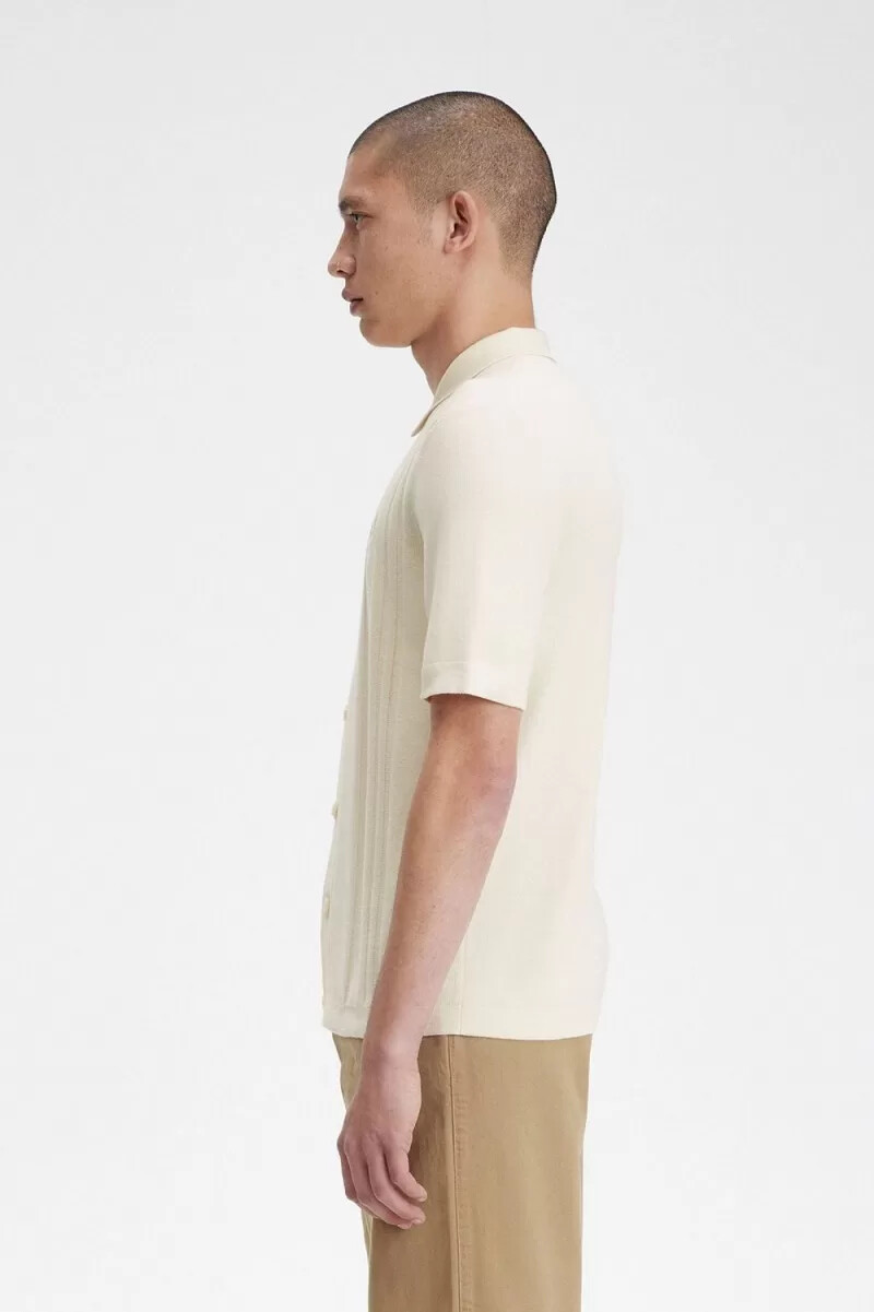 fred perry stickad herrskjorta med knappar beige