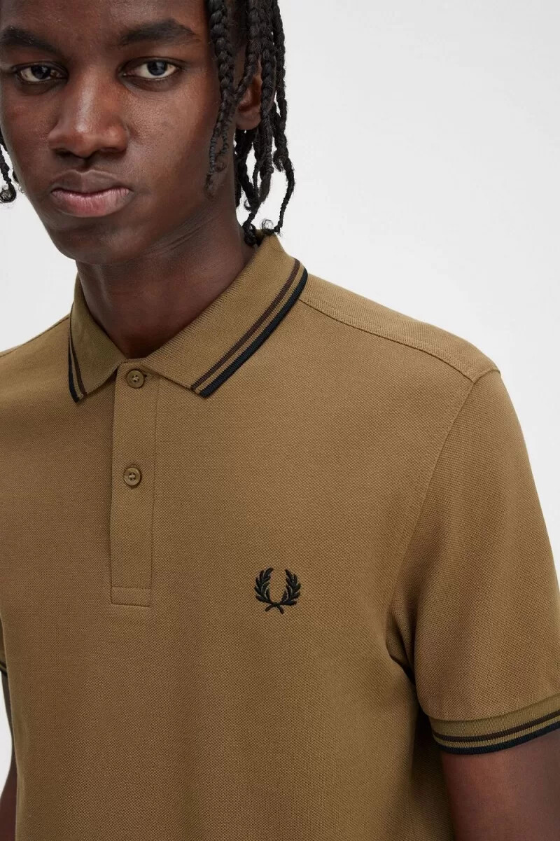 fred perry m3600 herrskjorta brun bränd tobak svart