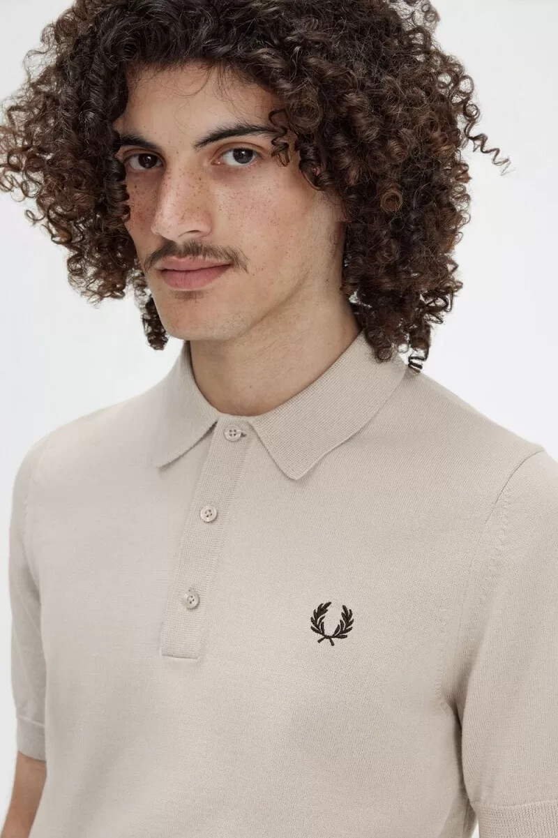 fred perry klassisk stickad herrskjorta mörk havregryn