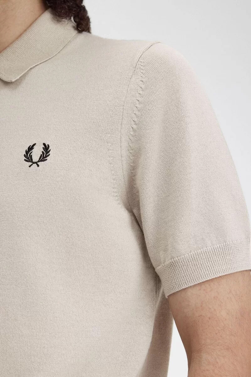 fred perry klassisk stickad herrskjorta mörk havregryn