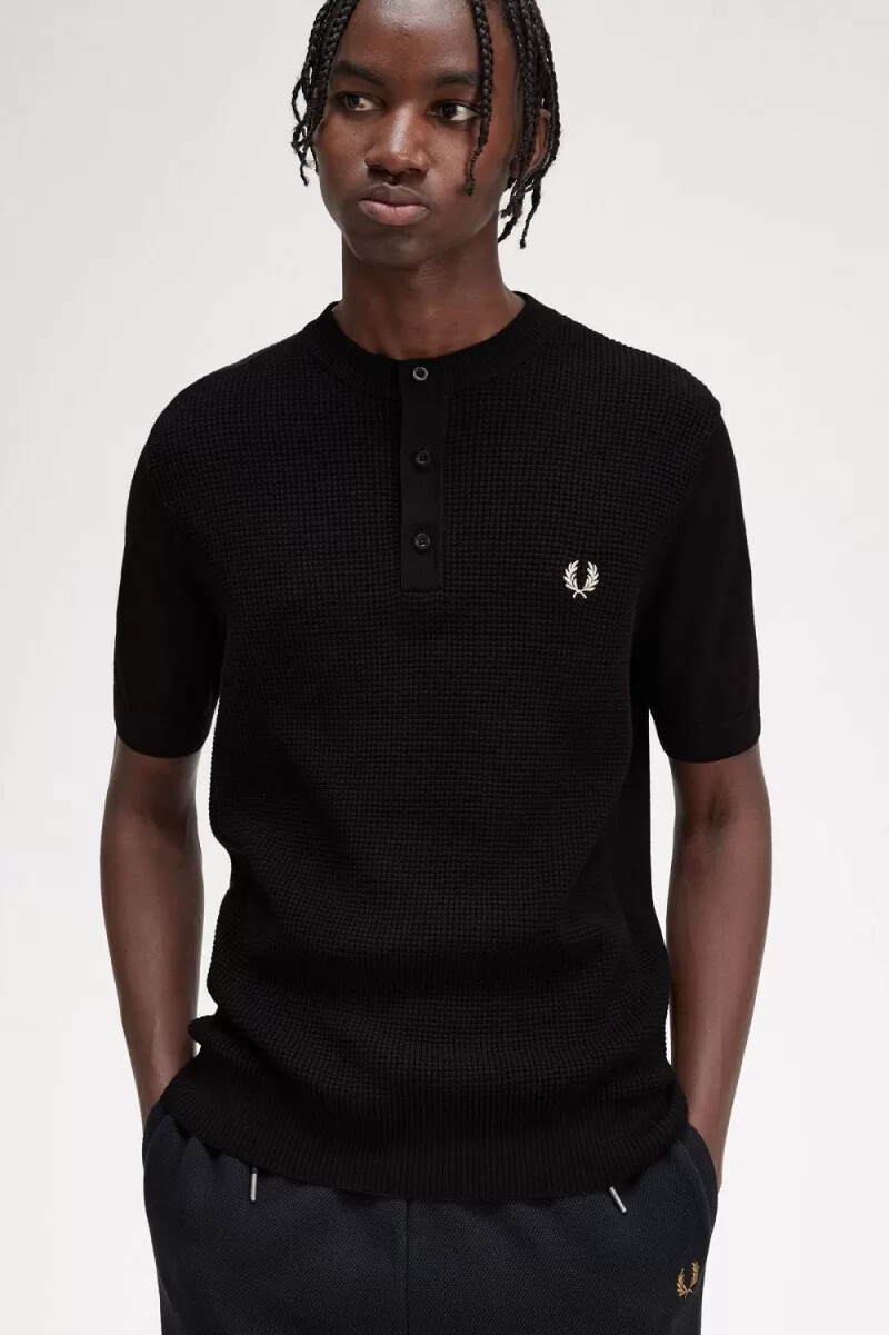 fred perry waffle stitch henley herrskjorta svart