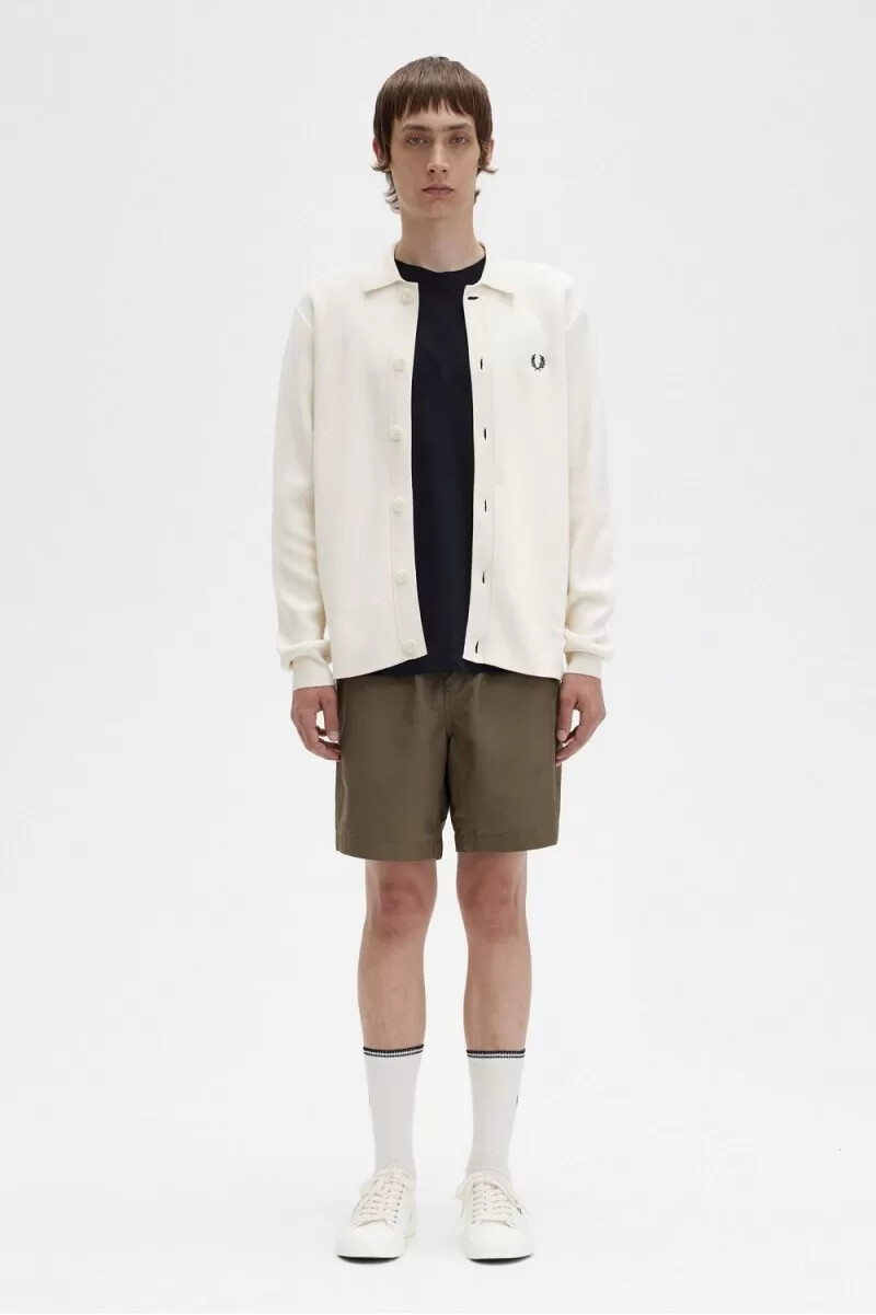 fred perry stickad herrskjorta med knappar beige