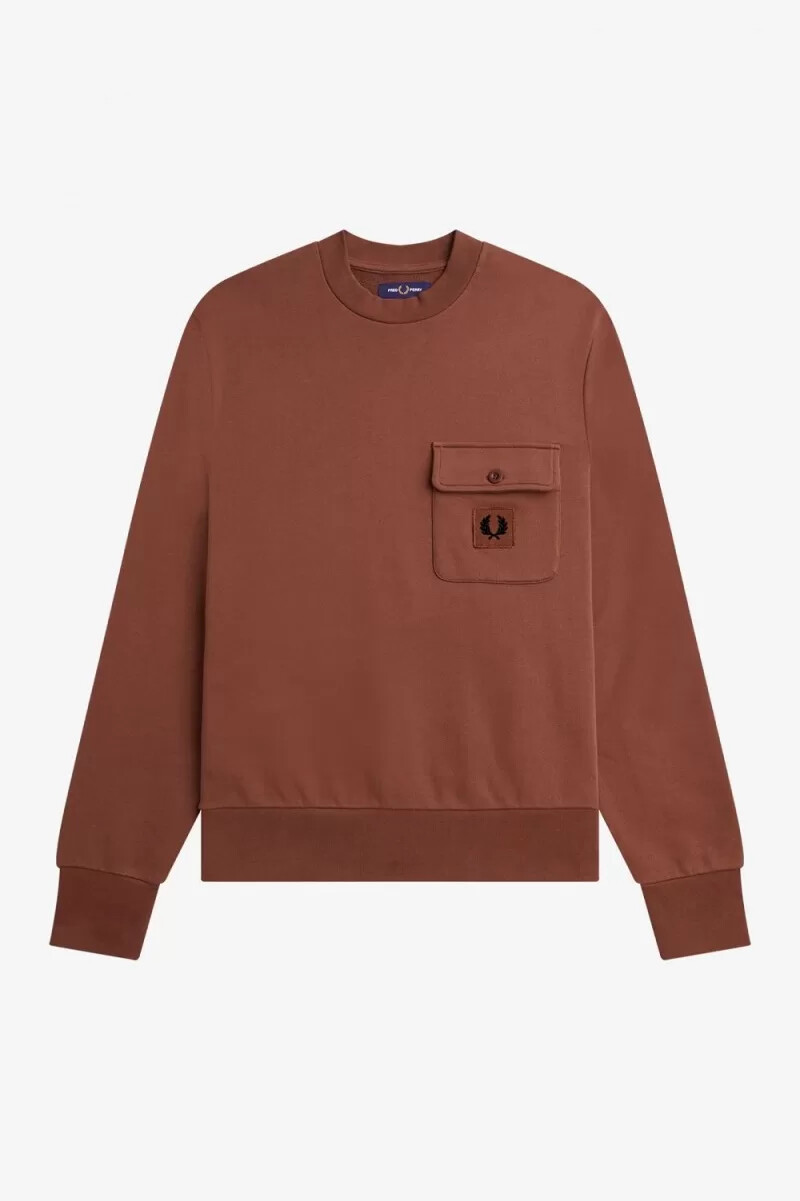 fred perry märkeströja med badge-detaljer och rund halsringning whiskybrun