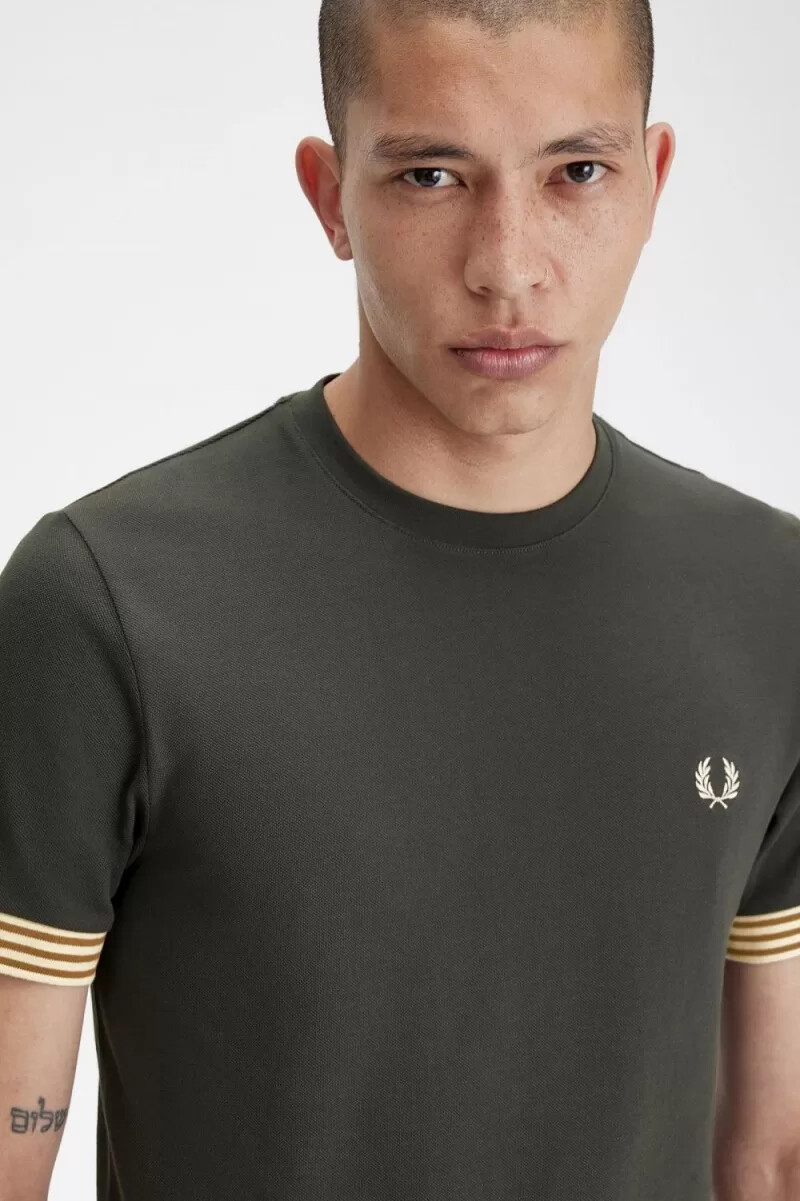 fred perry randig manschett herr t-shirt grön