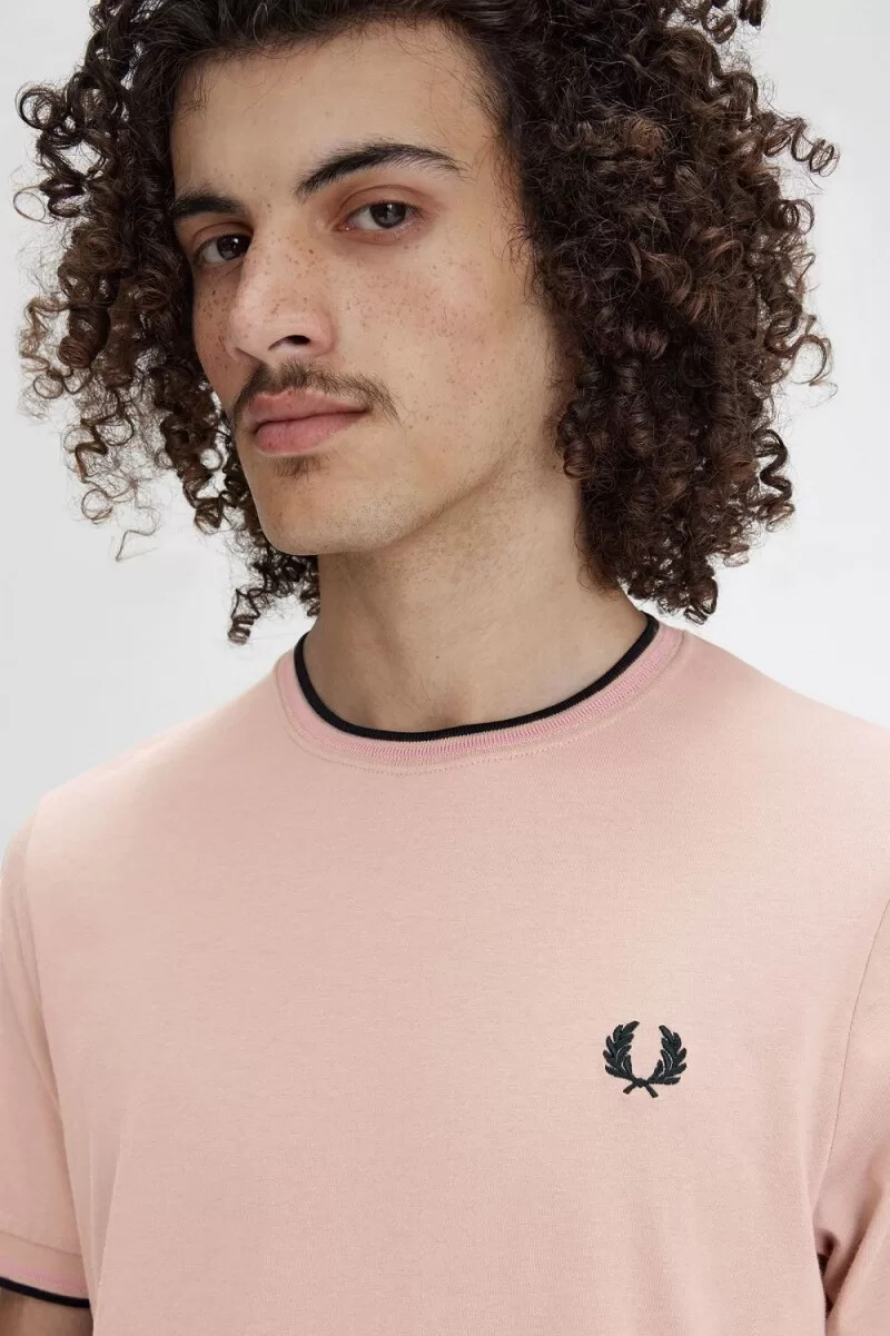 fred perry twin tipped herr t-shirt mörkrosa dusty rose svart