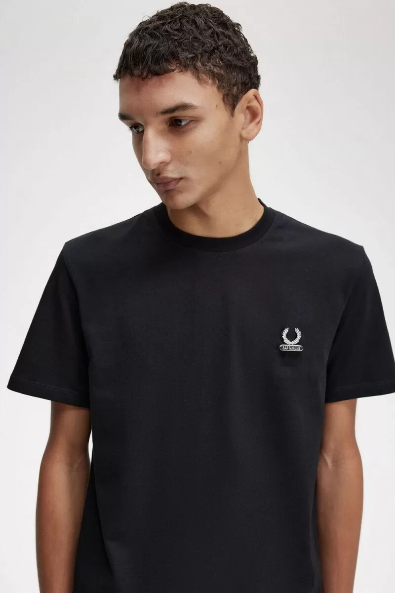 fred perry emaljnål herr t-shirt svart