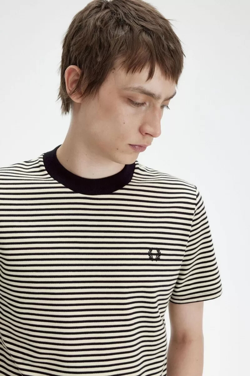 fred perry fine stripe heavyweight herr t-shirt havregryn svart