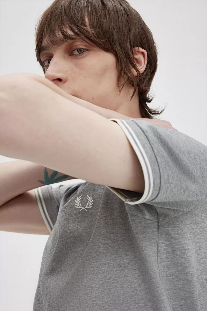 fred perry twin tipped herr t-shirt grå