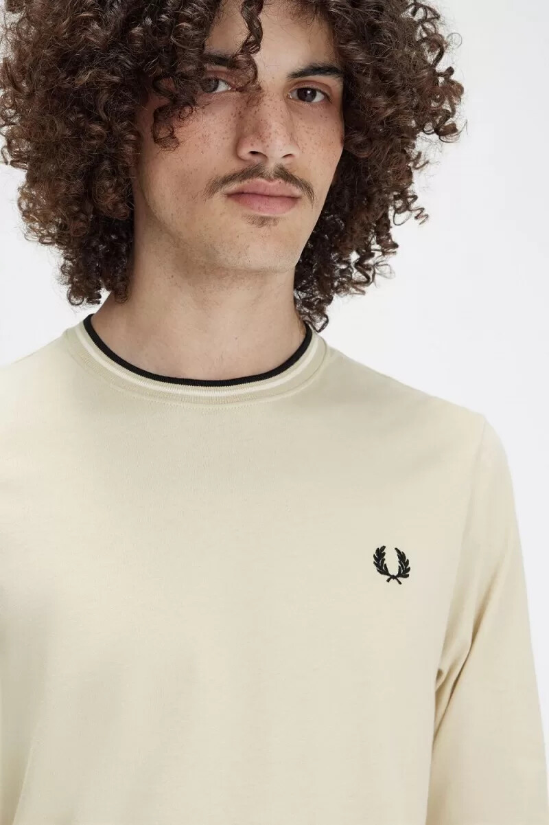 fred perry twin tipped herr t-shirt havregryn beige svart