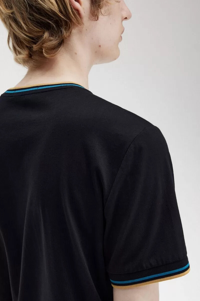 fred perry twin tipped herr t-shirt svart cyberblå ljusrost
