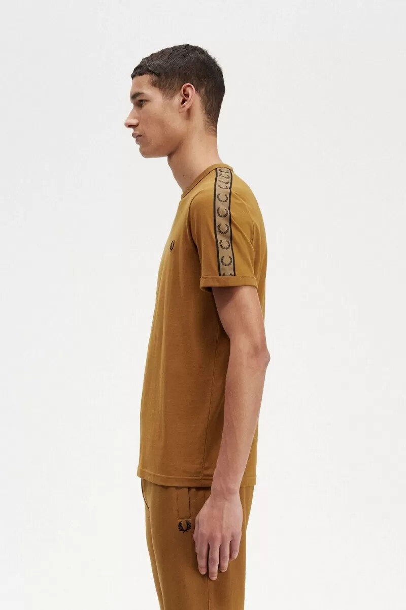 fred perry contrast tape ringer herr t-shirt mörk kaffe brun